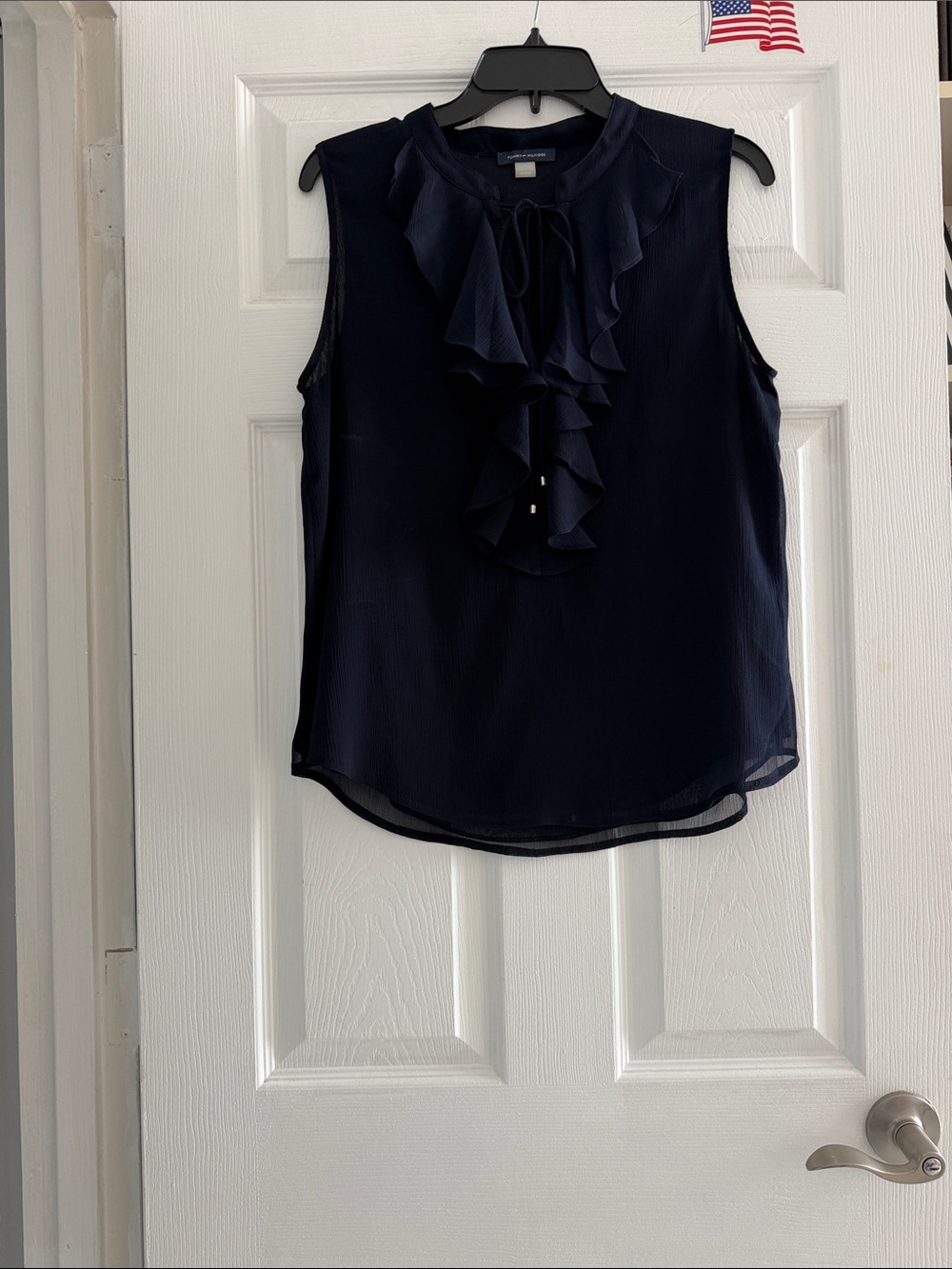 Tommy Hilfiger Navy Sleeveless Ruffle Tie-Neck Blouse SZ: M